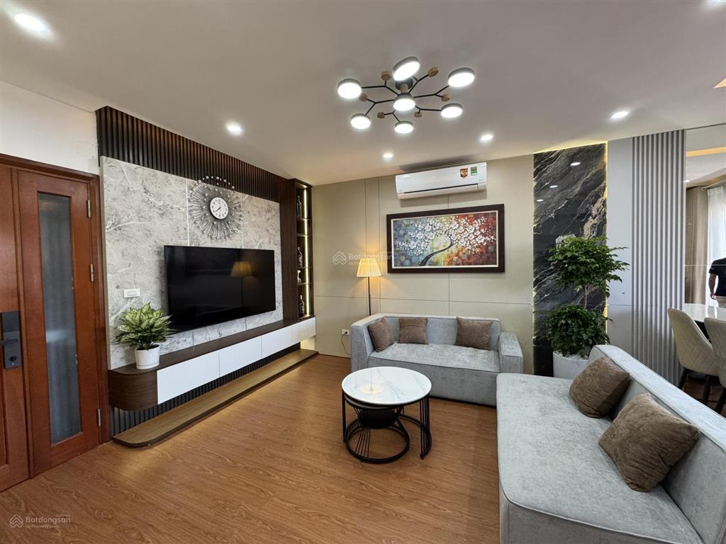 Bán căn hộ chung cư tân hoàng minh 36 hoàng cầu, đống đa. 126m2 3n 17.5 tỷ.  0983 237 ***