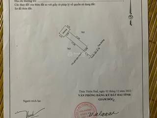View công viên  và bãi đỗ xe miễn phí  hướng đông nam  kẹp mương phía sau 4.5m