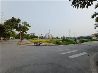 Biệt thự xuân phương lô góc đẳng cấp view công viên