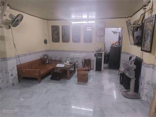Bán nhà dt 75m2, vừa ở vừa cho thuê bao gồm 1 trệt, 1 lửng để ở 3 phòng trọ. cách phạm văn đồng100m