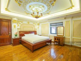 Chủ nhà định cư cần bán gấp  tài sản dòng tiền khu vip liễu giai, thu nhập 250 triệu/tháng