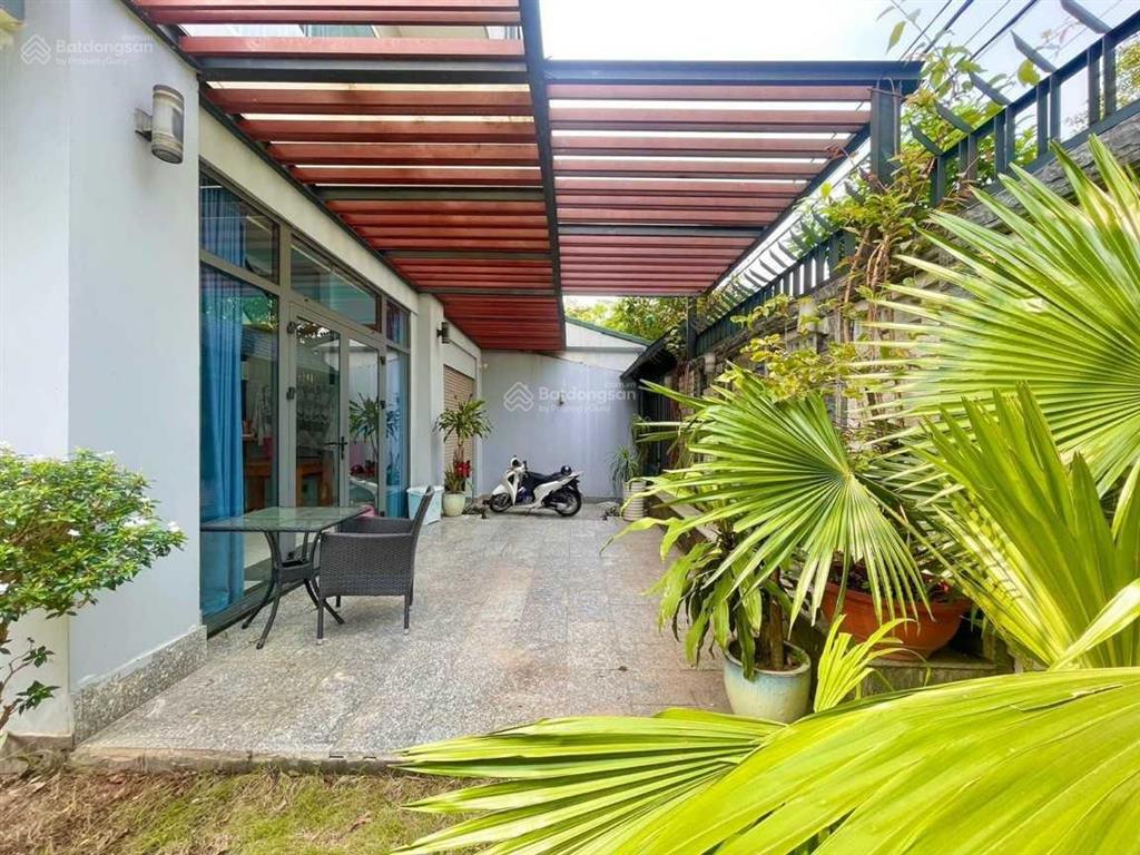 Biệt thự kdc bình lợi, dt 10x18m, trệt 2 lầu áp mái, giá 20,5 tỷ thương lượng