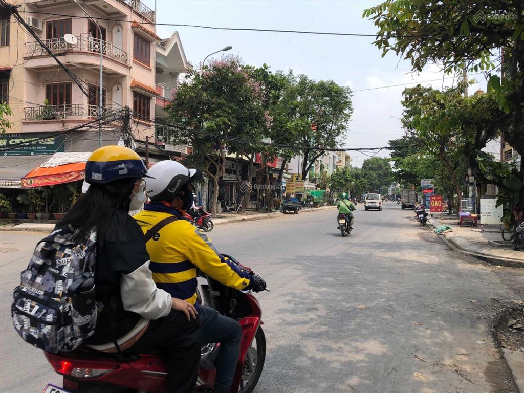 Bán nhà 1 trệt 2 lầu + sân thượng dt 5x20m, công viên bình lợi p. 13. giá 13,8 tỷ tl
