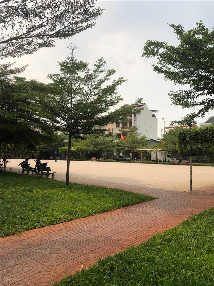 Bán nhà 1 trệt 2 lầu + sân thượng dt 5x20m, công viên bình lợi p. 13. giá 13,8 tỷ tl