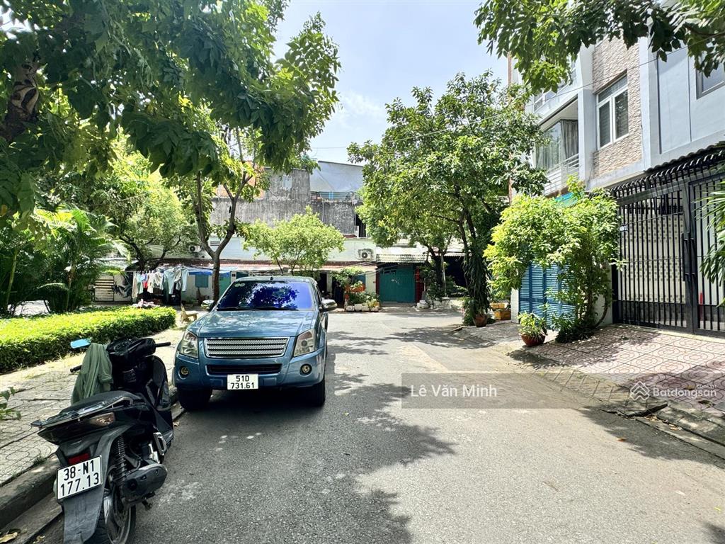 Bán nhà 4 tầng 92m2 đối diện công viên  đường đặng thuỳ trâm, ngay đh văn lang