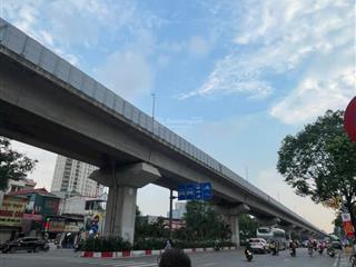 6 tỷ  40m  4.5 tầng  10 m ra ô tô tránh  bãi gửi ô tô cạnh nhà  200m ra mp quang trung