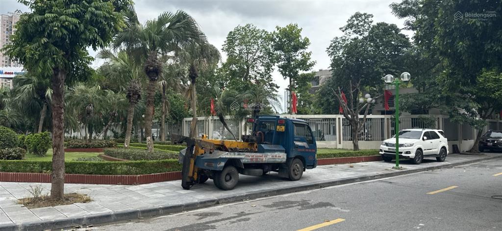 Bán gấp view vườn hoa dân xây cực chất không lỗi gì 2 vỉa hè 2 bên rẻ nhất văn khê