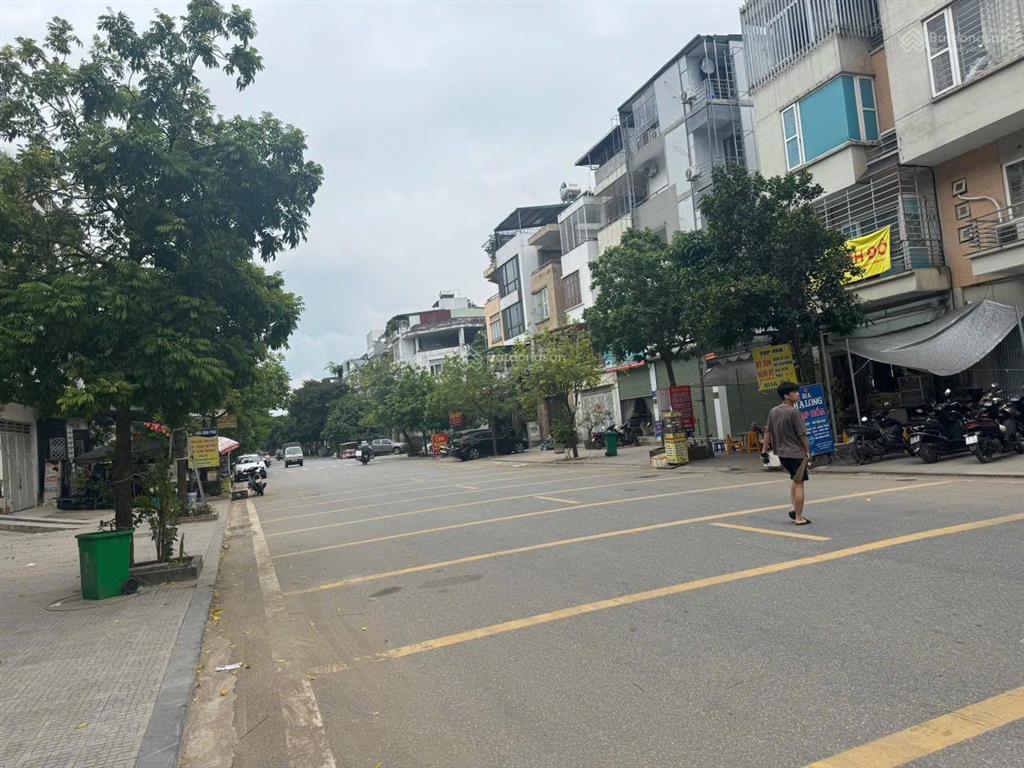 Đường 24  vỉa hè 6m  mặt tiền 5m rẻ nhất kđt văn phú  trục kinh doanh giá đầu tư