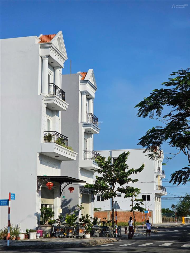 Bán mảnh đất 5m, 3tỷ2xx tiến lộc garden, cần tiền bán nhanh rẻ nhất dự án 0933 995 ***