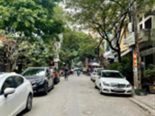 Cần bán nhà lô góc phố liễu giai, quận ba đình. dt sổ 105m2 x 6t, mt 6,5m. đường ôtô tránh, gần mp