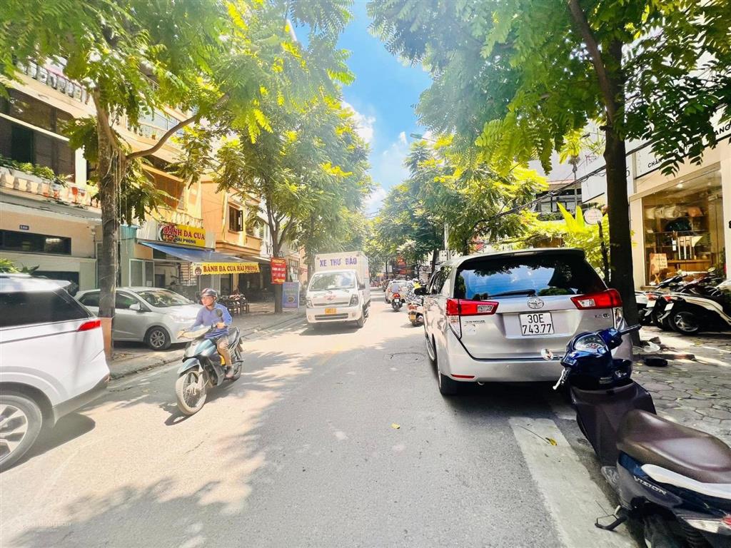 Bán nhà khu phân lô giang văn minh kim mã ô tô tránh giá 25 tỷ