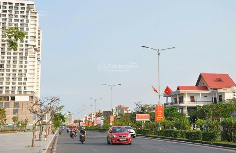 Kẹt tiền bán đất biệt thự 490m2 mặt tiền hùng vương & nguyễn văn huyên giá từ 13,9 tỷ