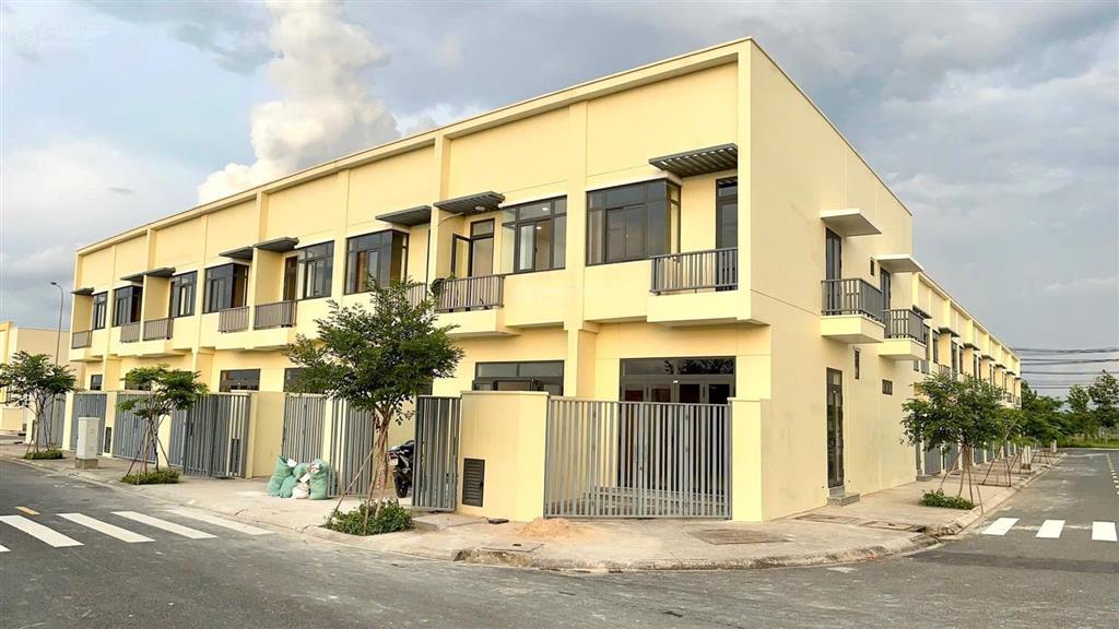 Bán nhà phố 1 trệt 1 lầu sổ riêng trả trước 340tr nhận nhà ở ngay