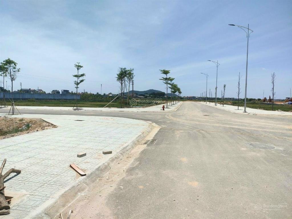 Chính chủ, bán đất biệt thự đông sơn, thanh hóa, 180m2, view mặt hồ, sổ đỏ chính chủ, giá 2,5 tỷ