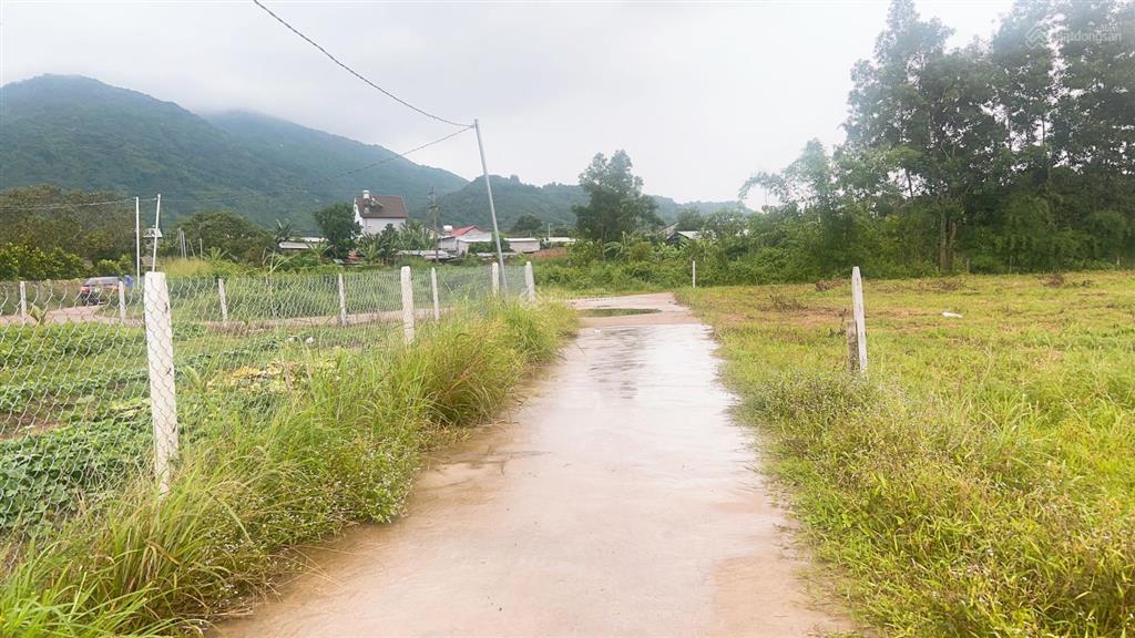 Cần bán 3700m2 (3 sào 7) đất mt bê tông kdc suối cát, xuân lộc, đồng nai. sát tl 763, gần sungroup