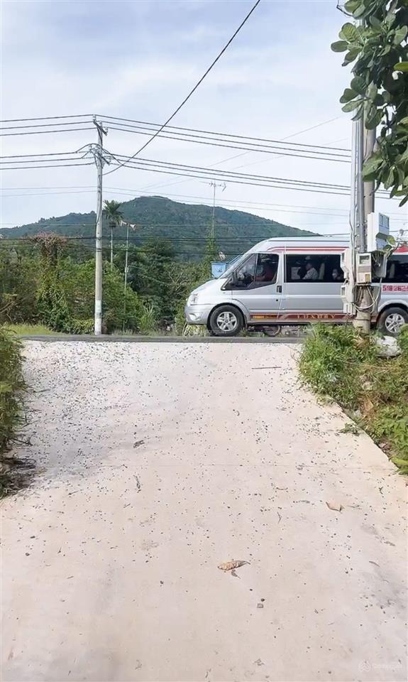 Cần bán 3700m2 (3 sào 7) đất mt bê tông kdc suối cát, xuân lộc, đồng nai. sát tl 763, gần sungroup