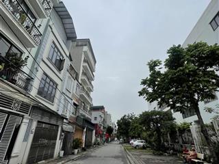 Bán nhà cổ bi  ô tô tránh  kinh doanh  115m x 2 tầng giá 9.x tỷ
