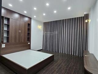 Chính chủ gửi bán nhà phố thạch bàn, dân xây kiên cố, 50m x 5 tầng, ngõ thông.