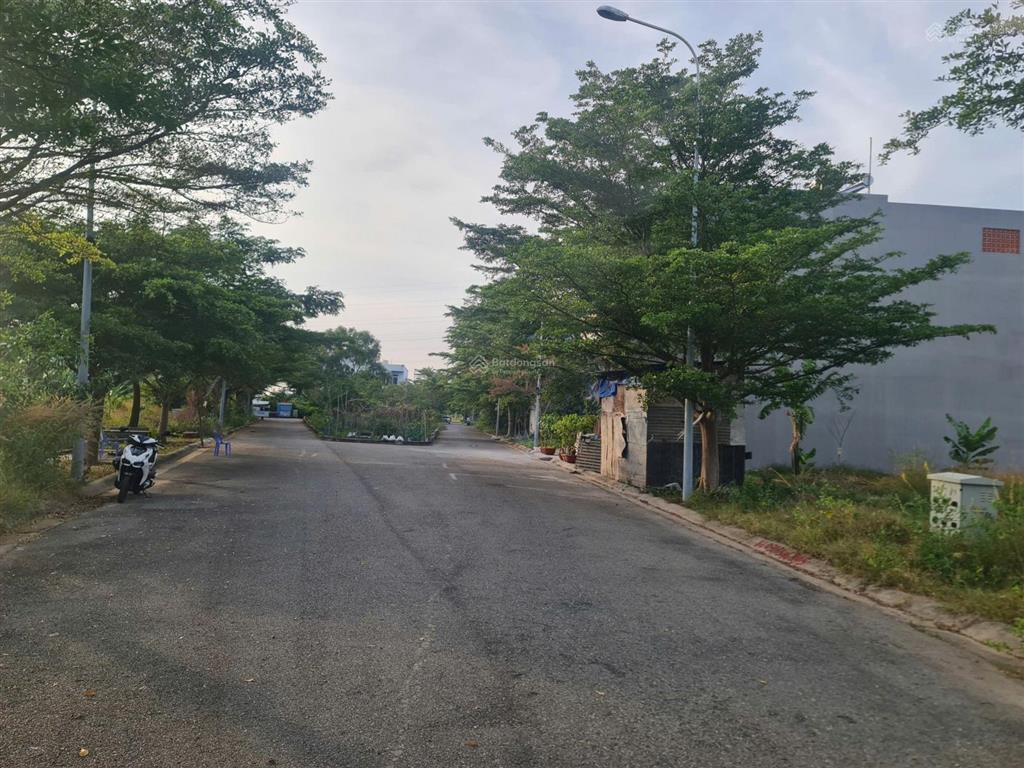 Chính chủ bán lô đát khu nhà ở sông cây khế, phường 12 vũng tàu, dt 100m2 giá 2.85 tỷ đường 21m