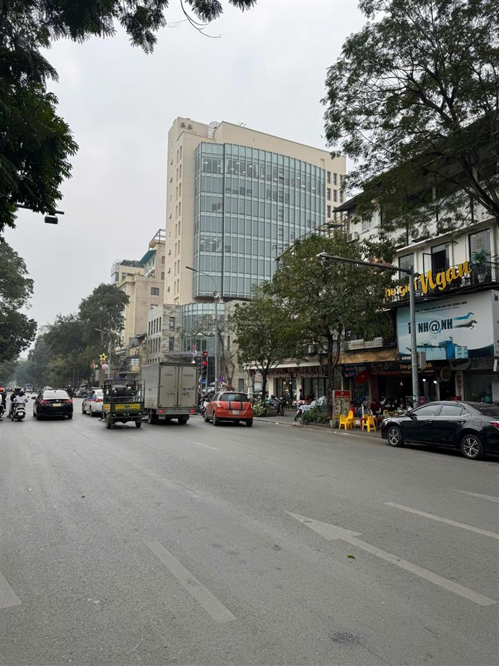 Bán nhà mặt phố lý thường kiệt, 221m2, lô góc, mặt tiền siêu đẹp 11.6m, chỉ 123 tỷ