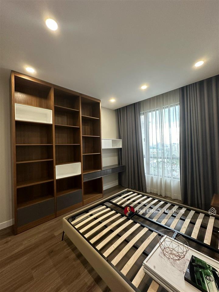 Bán căn estella heights 3pn 130m2, view 2 hồ bơi xanh mát và cả q1, full nt, giá tốt.  0901 840 ***
