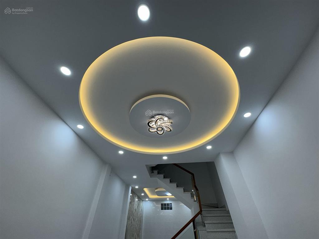 Tuyệt phẩm đẹp lung linh 3 lầu (4mx12m=48m2 vuông vức) mới 100% hẻm xe hơi khu vip hồ xuân hương