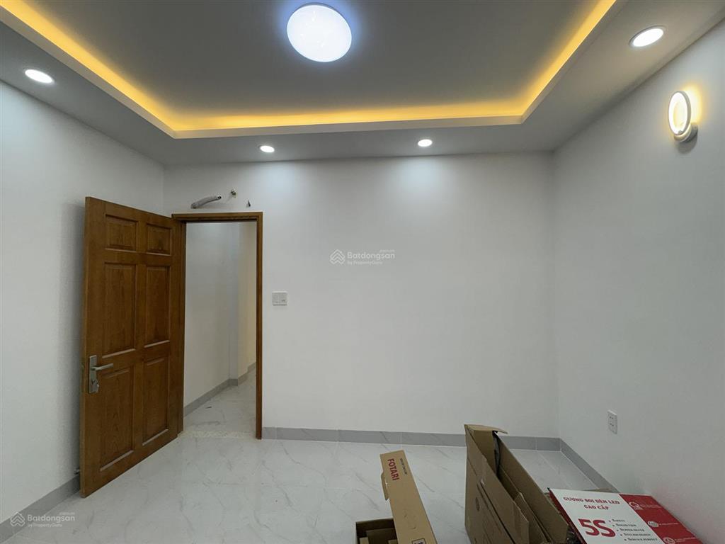 Tuyệt phẩm đẹp lung linh 3 lầu (4mx12m=48m2 vuông vức) mới 100% hẻm xe hơi khu vip hồ xuân hương