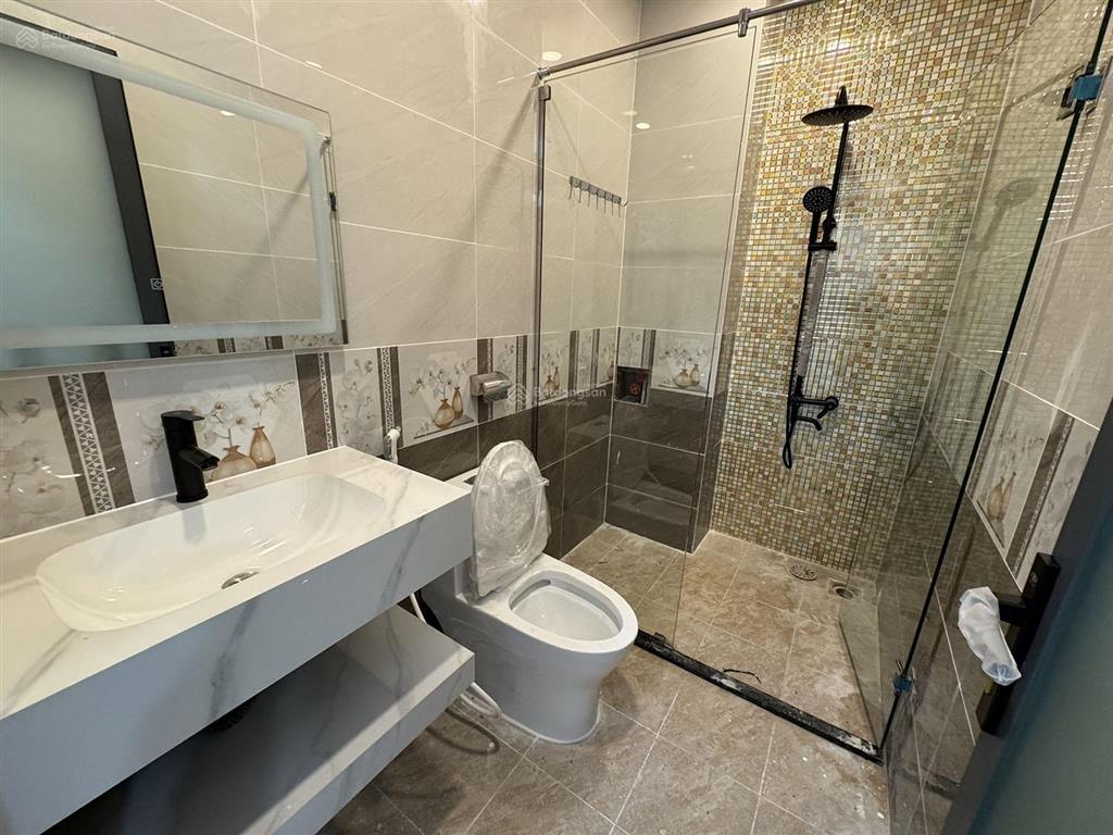 Tuyệt phẩm đẹp lung linh 3 lầu (4mx12m=48m2 vuông vức) mới 100% hẻm xe hơi khu vip hồ xuân hương