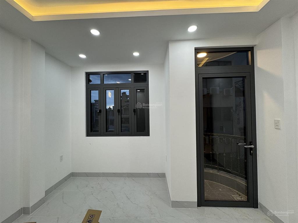 Tuyệt phẩm đẹp lung linh 3 lầu (4mx12m=48m2 vuông vức) mới 100% hẻm xe hơi khu vip hồ xuân hương