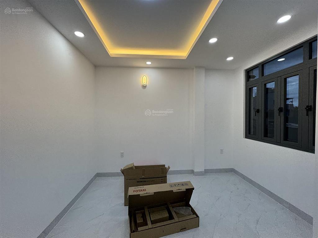 Tuyệt phẩm đẹp lung linh 3 lầu (4mx12m=48m2 vuông vức) mới 100% hẻm xe hơi khu vip hồ xuân hương