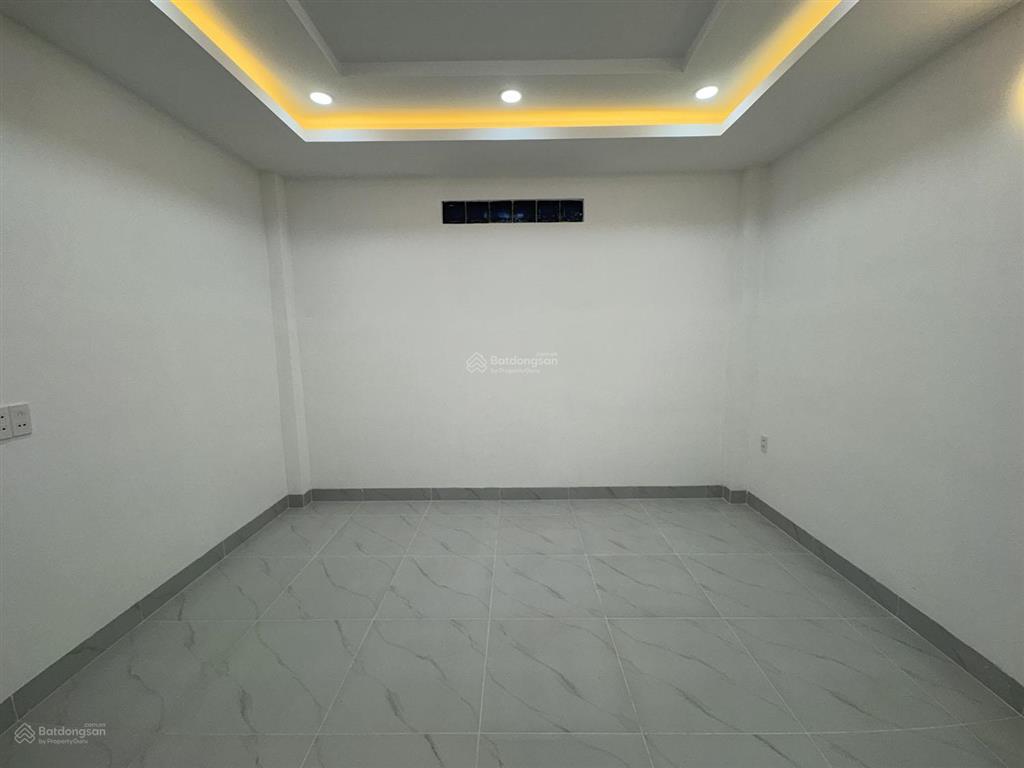 Tuyệt phẩm đẹp lung linh 3 lầu (4mx12m=48m2 vuông vức) mới 100% hẻm xe hơi khu vip hồ xuân hương