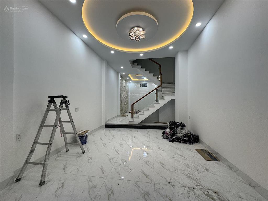 Tuyệt phẩm đẹp lung linh 3 lầu (4mx12m=48m2 vuông vức) mới 100% hẻm xe hơi khu vip hồ xuân hương