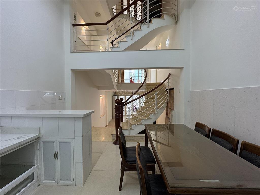 Nhà phố 3 lầu (dtkv 4mx15,5m=62m2) hẻm nhựa 8m khu kinh doanh sầm uất và người nước ở lê văn sỹ