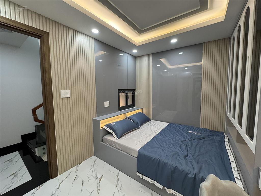 Nhà 3 lầu thiết kế tân cổ điển, full nội thất ccấp hẻm xe hơi huỳnh khương an gần đ.học công nghiệp