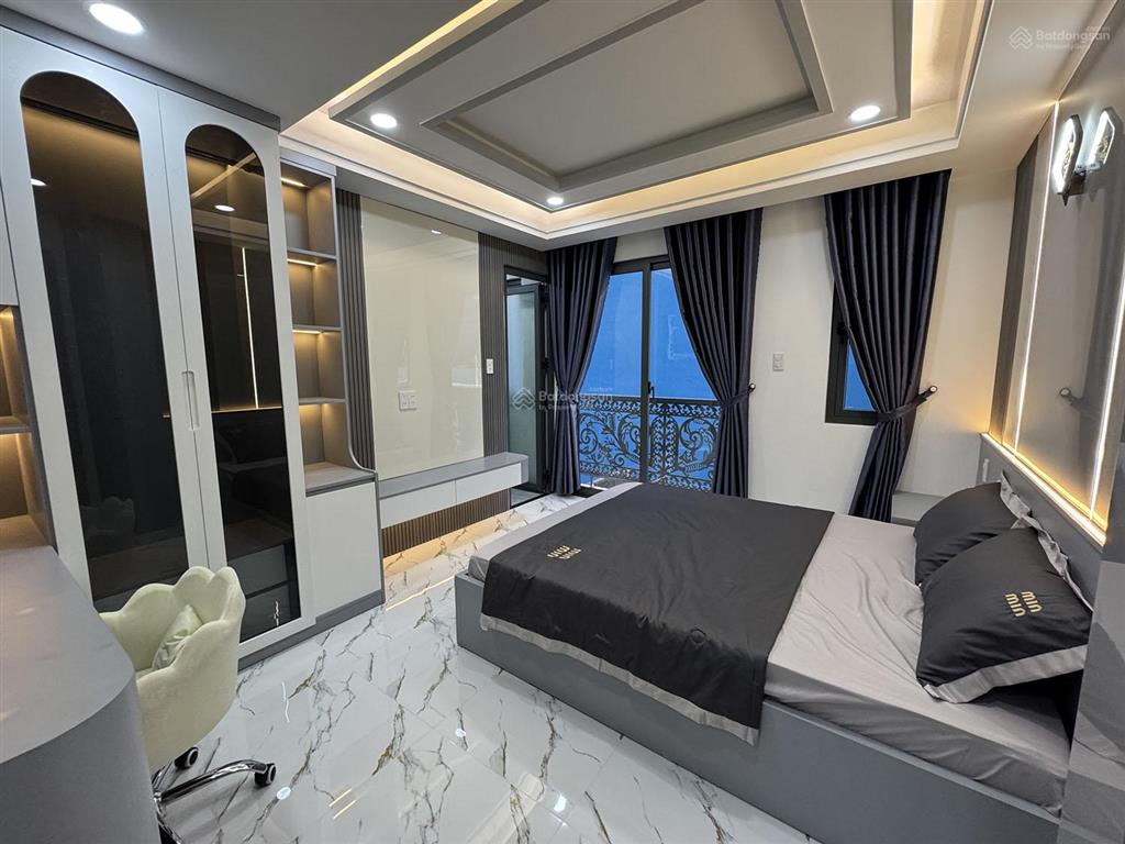 Nhà 3 lầu thiết kế tân cổ điển, full nội thất ccấp hẻm xe hơi huỳnh khương an gần đ.học công nghiệp
