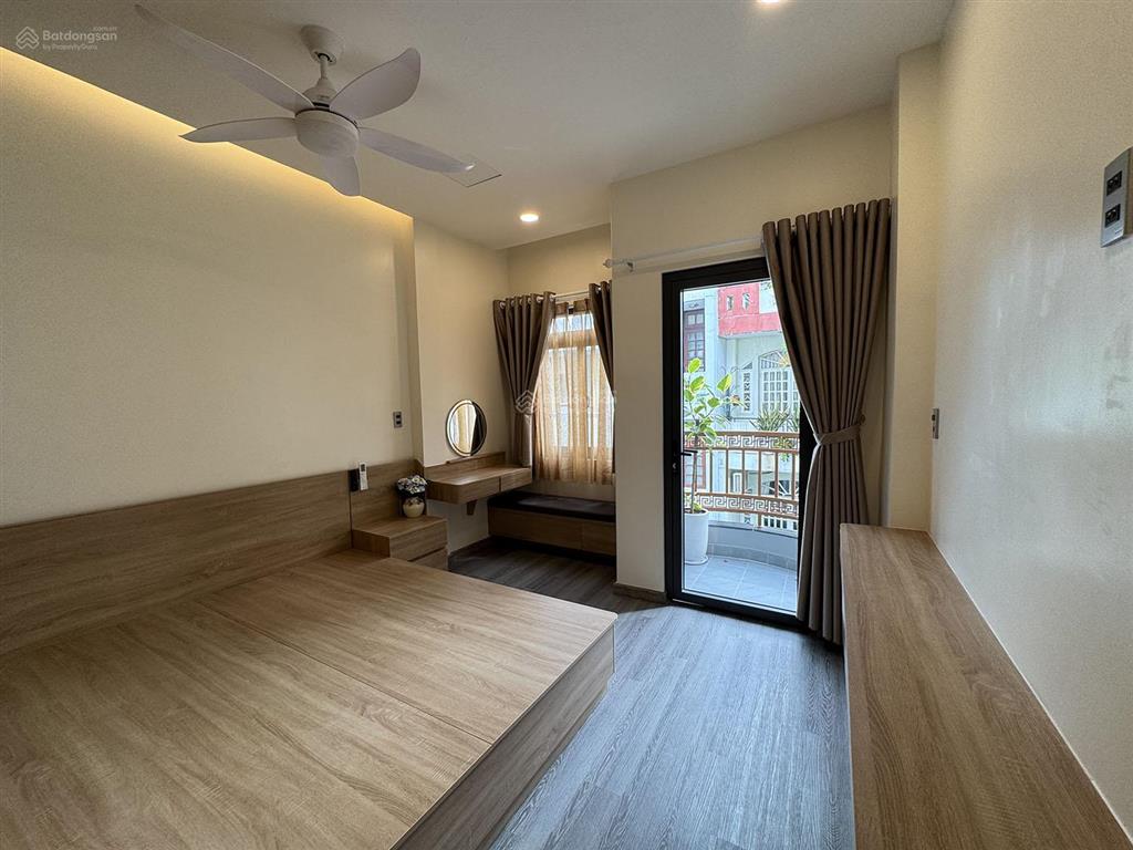 Nhà 3 lầu+s.thượng (3,5mx18m=63m2)+thang máy, n.thất ccấp, 5 p.ngủ, hẻm 6m khu thời trang lê văn sỹ