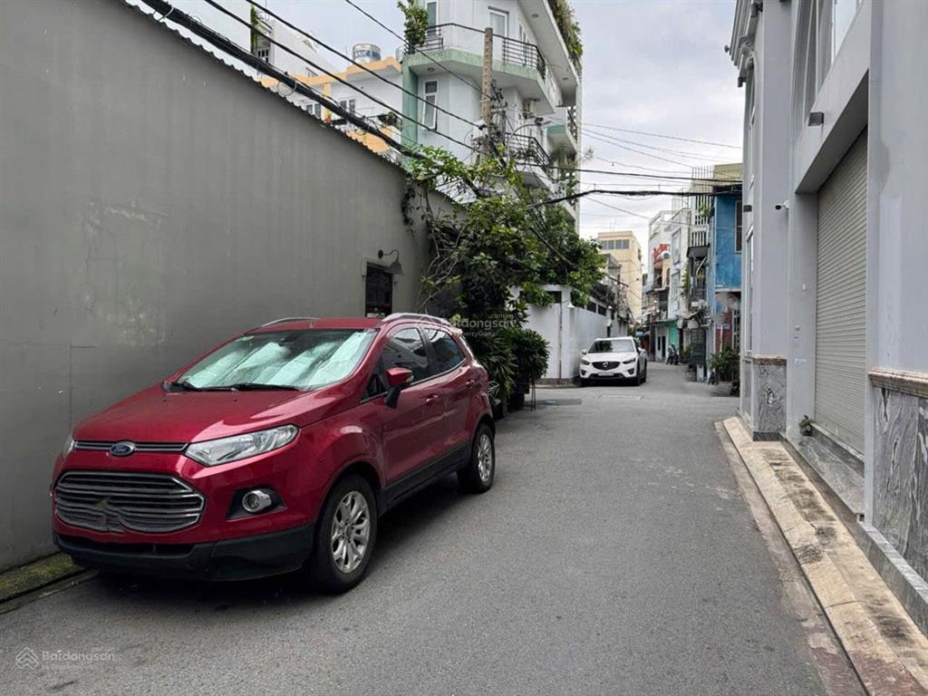 Nhà 3 lầu+s.thượng (3,5mx18m=63m2)+thang máy, n.thất ccấp, 5 p.ngủ, hẻm 6m khu thời trang lê văn sỹ