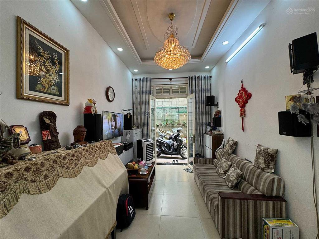 Nhà phố 3 lầu, full nội thất khu dân trí cao hẻm đẹp phan đình phùng  gần cầu kiệu, hai bà trưng