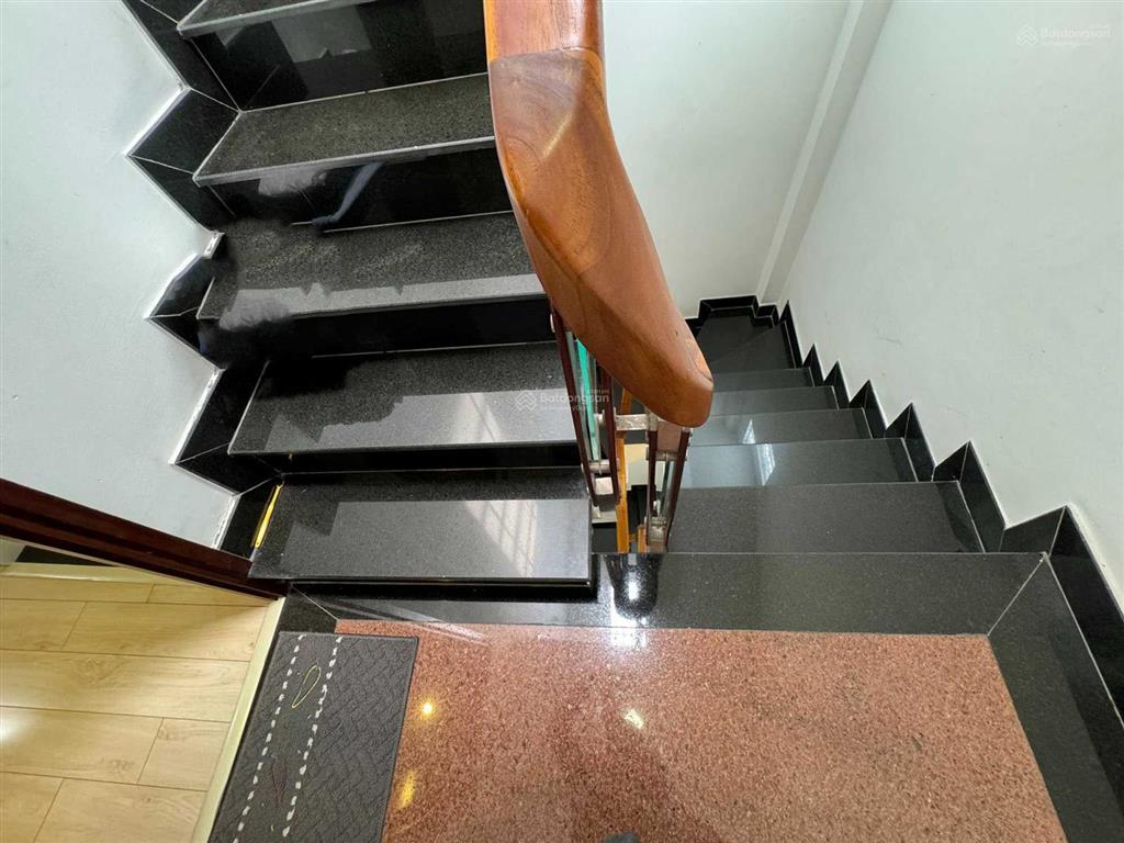 Nhà phố 3 lầu, full nội thất khu dân trí cao hẻm đẹp phan đình phùng  gần cầu kiệu, hai bà trưng