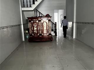 Bán nhà gấp đường tỉnh lộ 835, dt 4mx30m, 1 lầu, giá 2 tỷ (tl), hẻm 6m