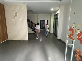 Cho thuê nhà riêng oto tránh tại phố an dương, tây hồ 50m2 4 tầng, full đồ giá 18 triệu