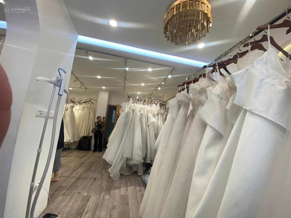 (chính chủ) tôi cần bán nhà mặt phố thi sách, quận hai bà trưng, dt 120 m2, 10 tầng. giá 100 tỷ