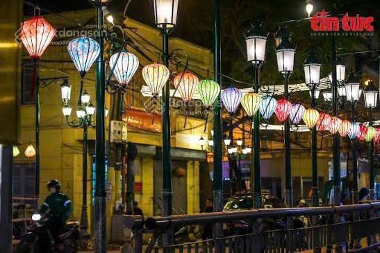 [ chính chủ] tôi cần bán toà nhà trong khu quần thể đảo ngọc, q ba đình, dt 230 m x 11 t, mt 8 m.