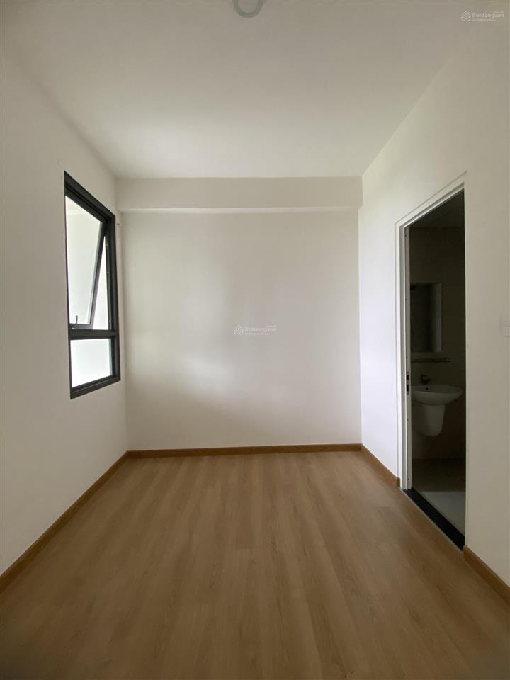 2.3tỷ ở ngay căn 2pn view sông sài gòn intela, nhà trống cơ bản, tầng cao, tặng tiền sổ