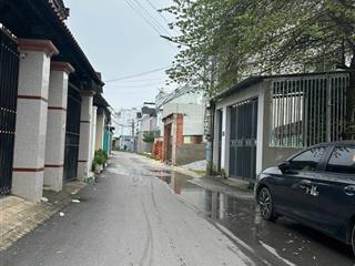 Chủ bán gấp nhà lầu gần đại học tdm đường 4m sân oto 7 chỗ 4x19, giá 2.79tỷ. rẻ nhất khu,