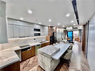 Mặt phố nguyễn văn cừ 7 tầng tm, mới đẹp full nội thất 60,4m2. mt 4m. chào 33.5 tỷ. 0935 361 ***