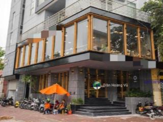 Bán khách sạn 9 tầng phố liễu giai, doanh thu 180tr/tháng, 2 mặt tiền, dt 105m2, mt 5.5m