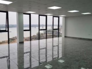 Cho thuê tòa nhà văn phòng 7 tầng sàn 232m2, 65 triệu, đông ngạc, hn đẹp, nhiều tiện ích