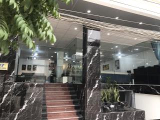 Văn phòng đẳng cấp  đầy đủ phòng giám đốc, phòng họp  chỉ việc dọn vào làm việc