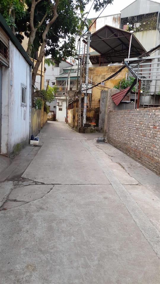 Bán gấp mảnh đất có nhà cấp 4. tại ngọc thụy long biên, vị trí đẹp, 5 phút qua phố, 33m2, 3.4 tỷ